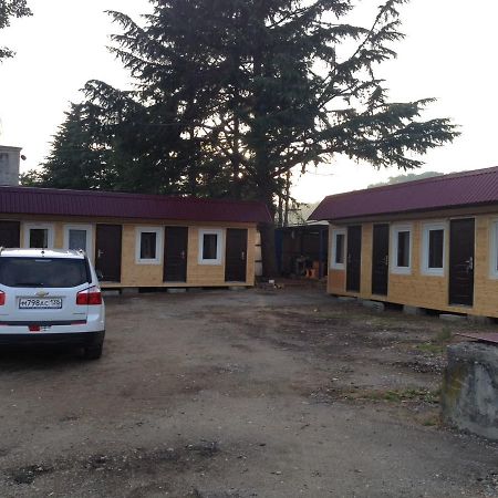 Guest House Tri Topolya Lidzava Exterior photo